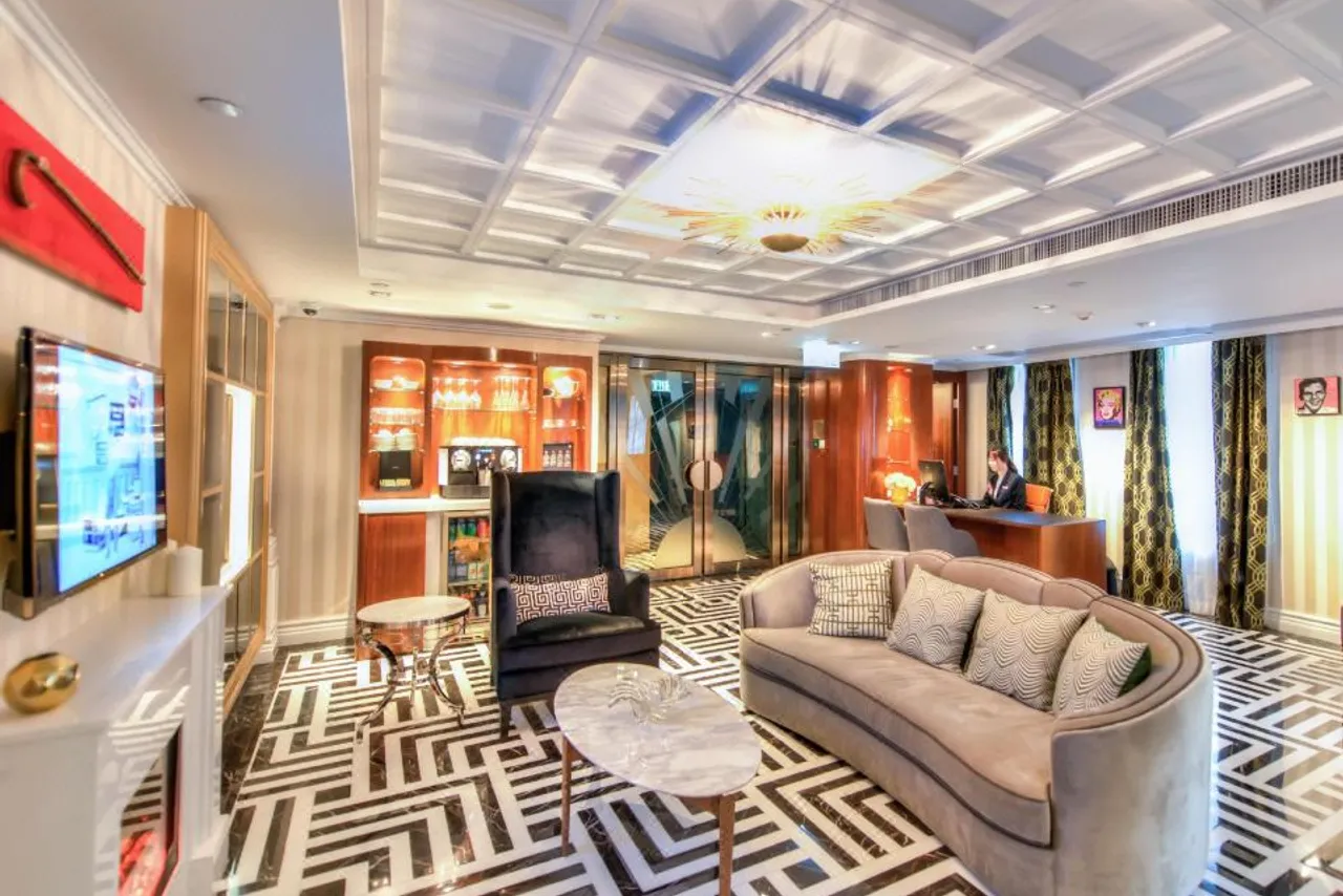 Hotel Madera Hollywood — rooms and atmosphere