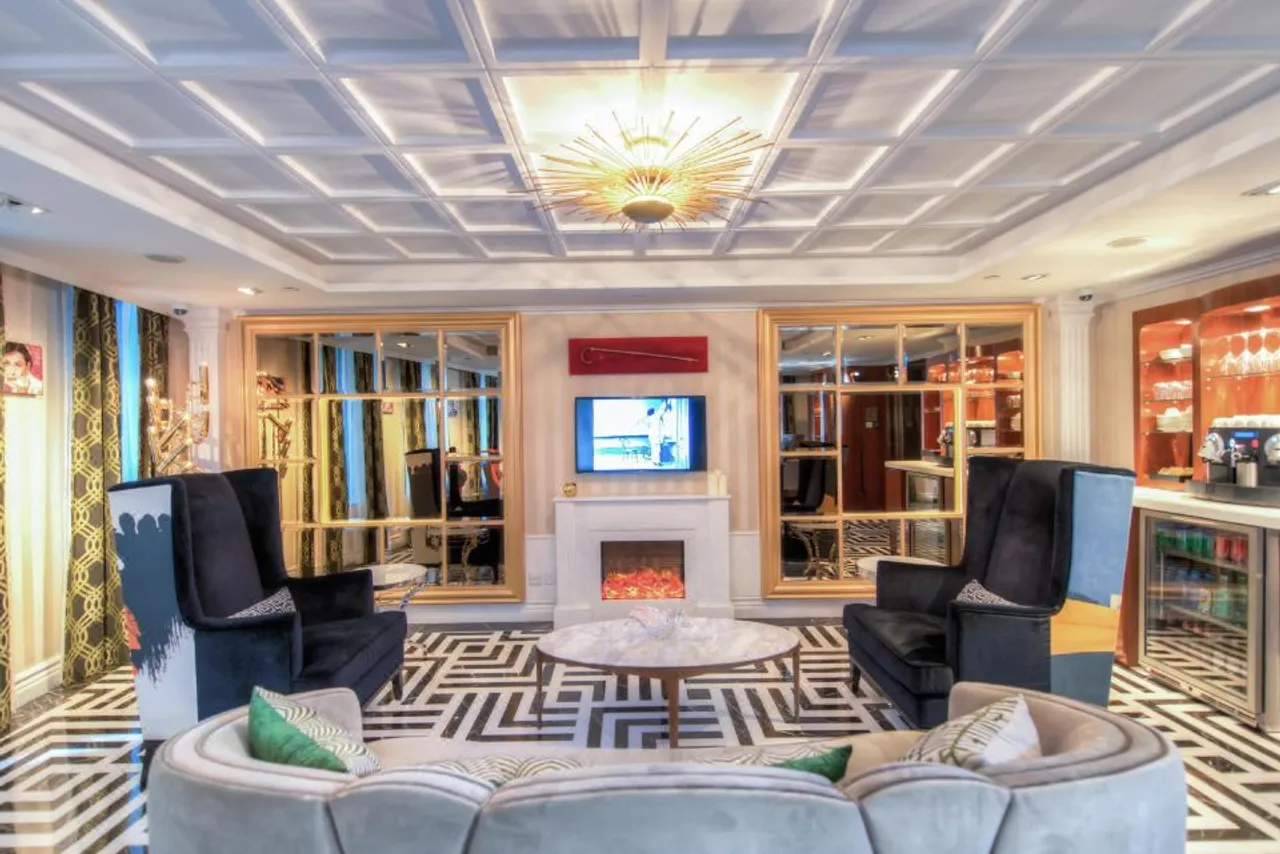 Hotel Madera Hollywood — rooms and atmosphere