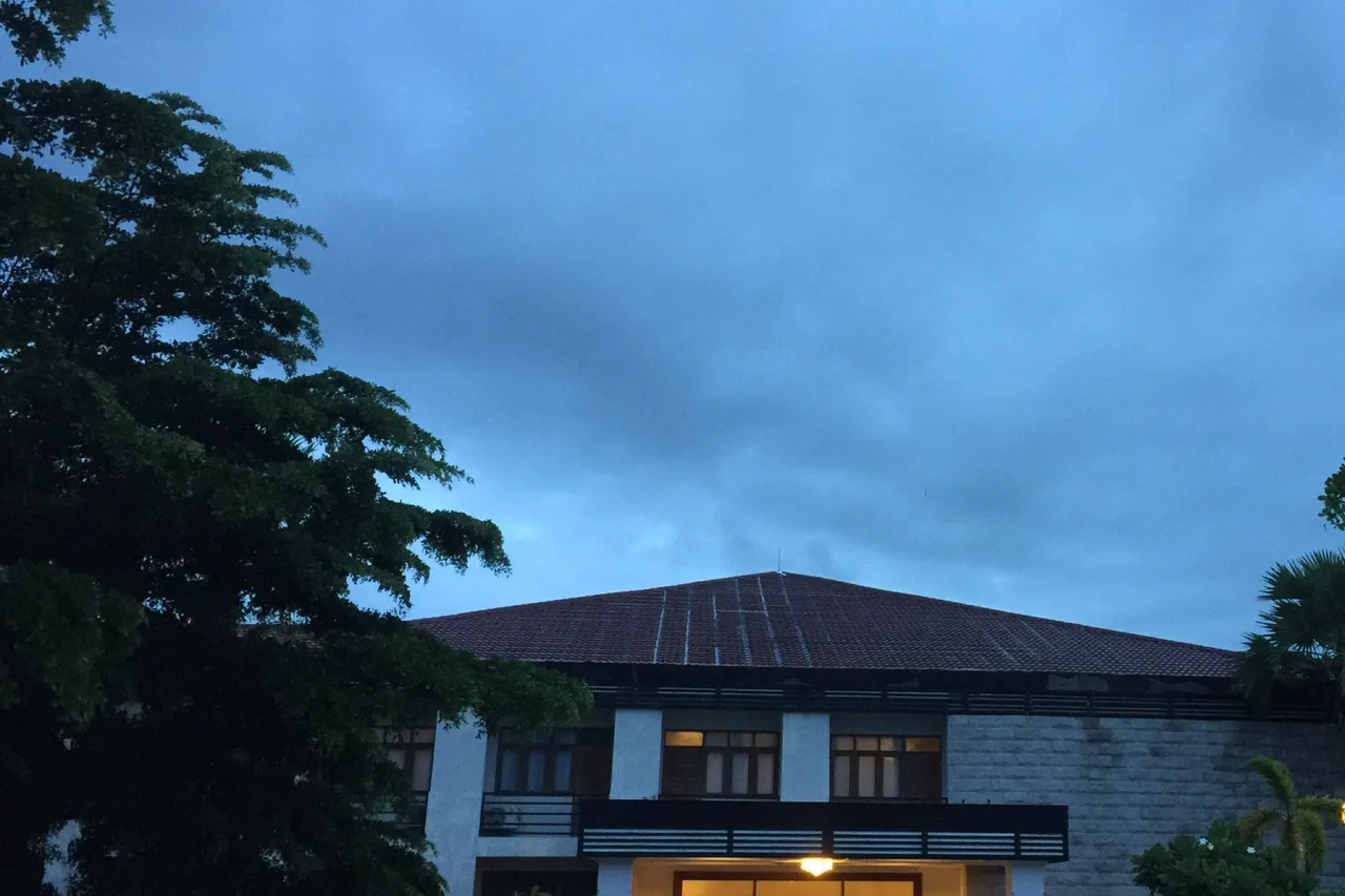 Hotel Max Nay Pyi Taw — rooms and atmosphere
