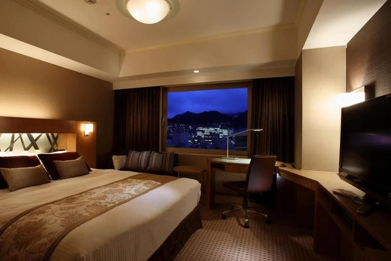 Hotel Metropolitan Nagano — rooms and atmosphere