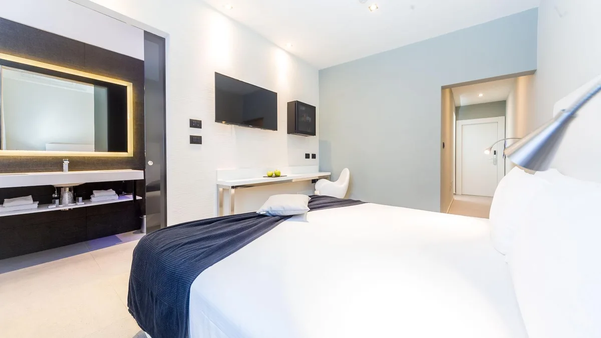Hotel Metropolitan — ภาพห้องพักและบรรยากาศ
