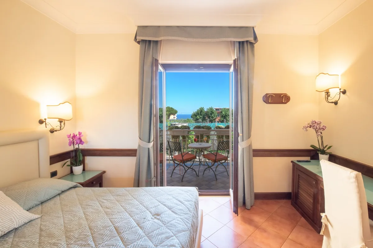 Hotel Michelangelo — ภาพห้องพักและบรรยากาศ
