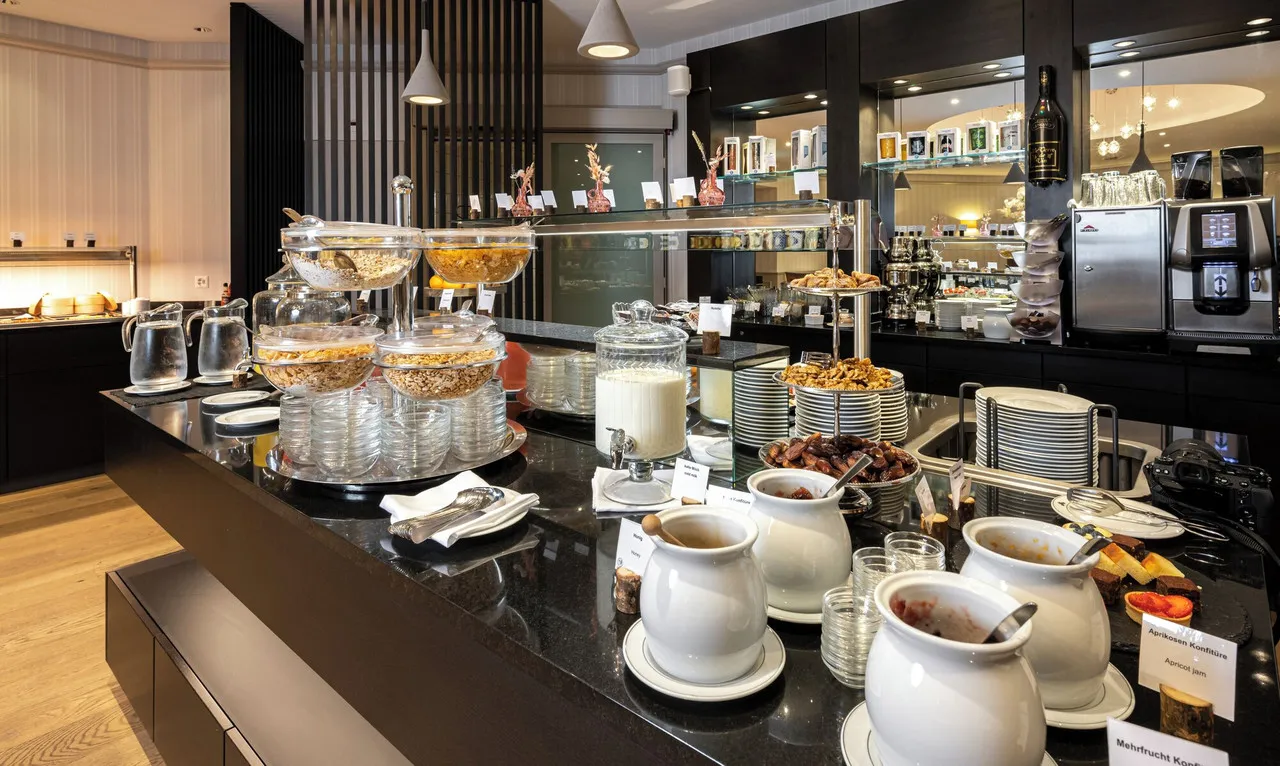 Hotel Monopol Luzern — rooms and atmosphere