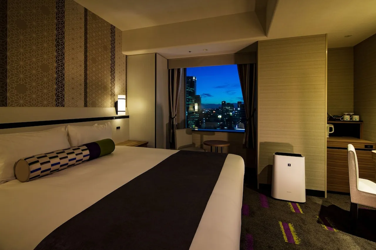 Hotel Monterey Le Frere Osaka — rooms and atmosphere