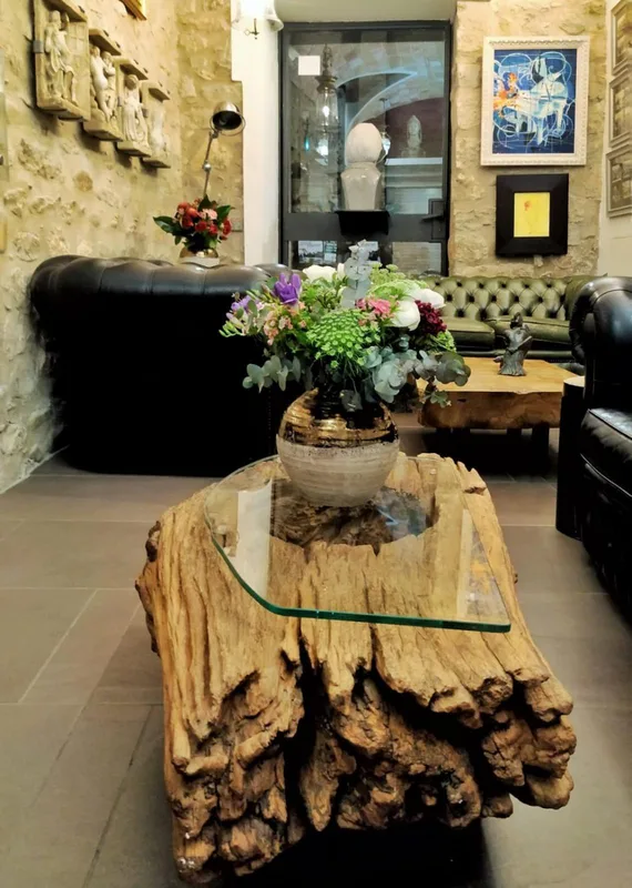 Hotel Museu Llegendes de Girona — ภาพห้องพักและบรรยากาศ