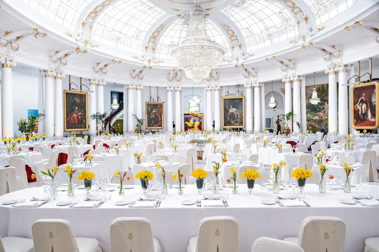 Hotel Negresco — ภาพห้องพักและบรรยากาศ