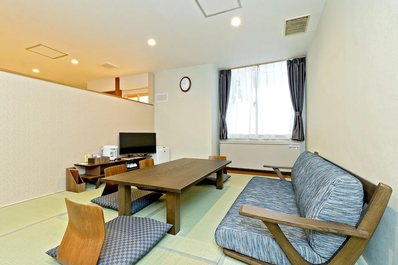 Hotel New Ohte — rooms and atmosphere
