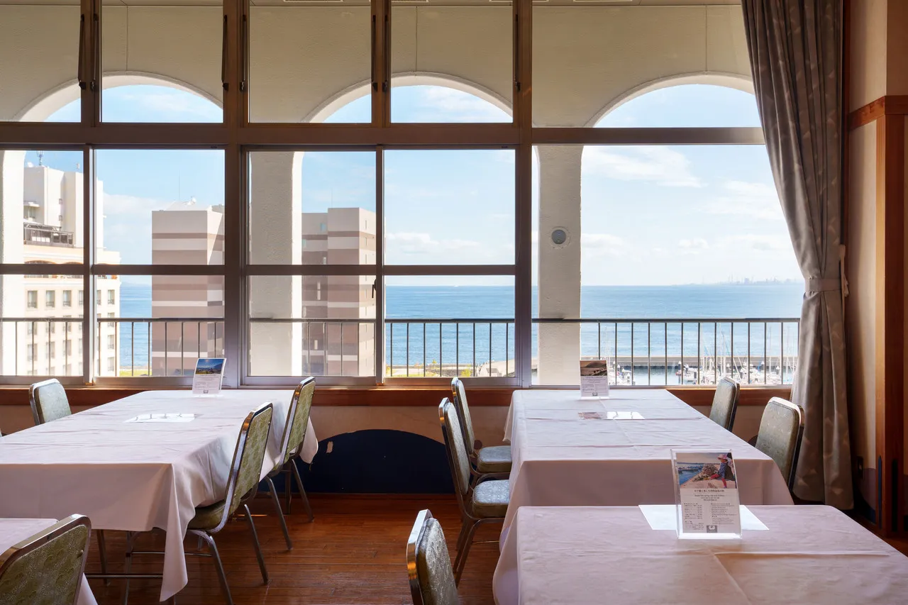 Hotel New Tsuruta — rooms and atmosphere