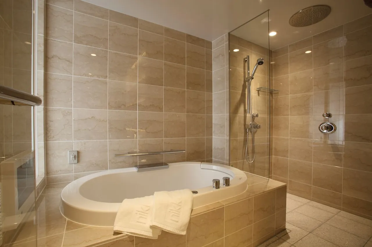 Hotel Nikko Kanazawa — rooms and atmosphere