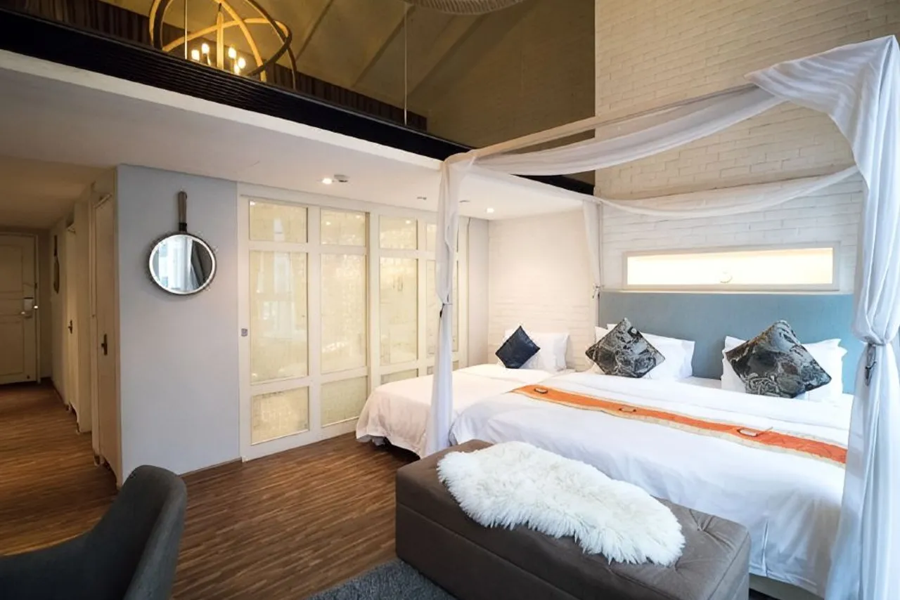 Hotel NuVe Heritage — rooms and atmosphere