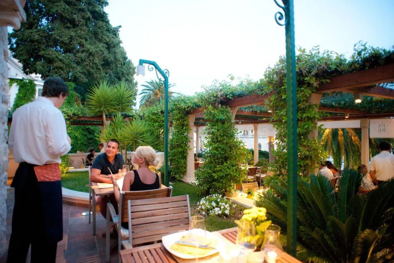 Heritage Hotel Park Hvar — rooms and atmosphere