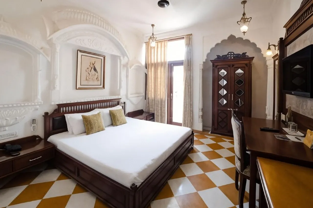 Hotel Pearl Palace — rooms and atmosphere