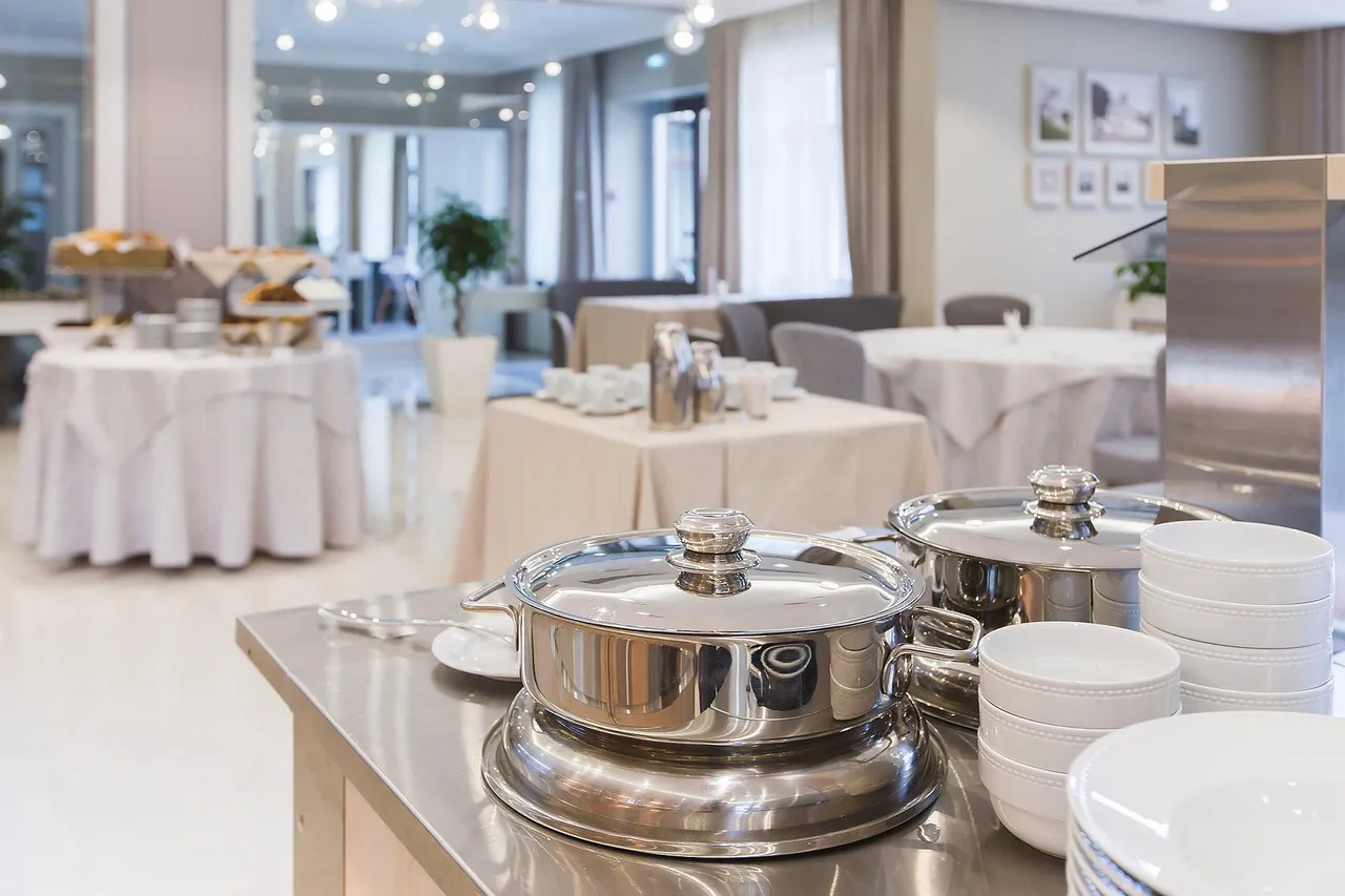 Hotel Pokrovsky — ภาพห้องพักและบรรยากาศ