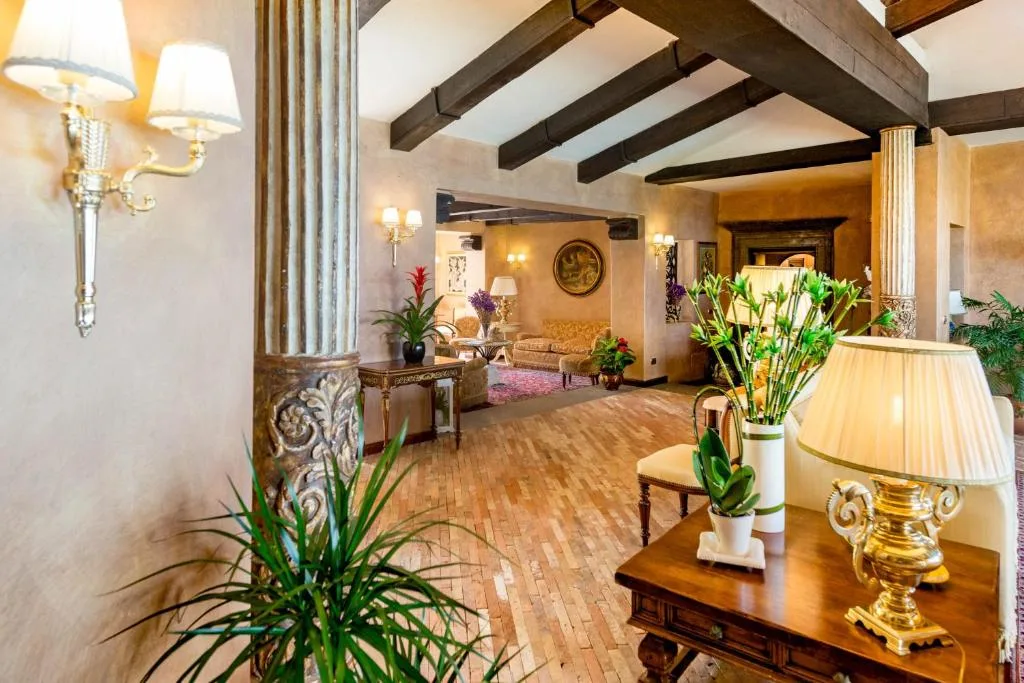 Hotel Porto Pirgos — ภาพห้องพักและบรรยากาศ