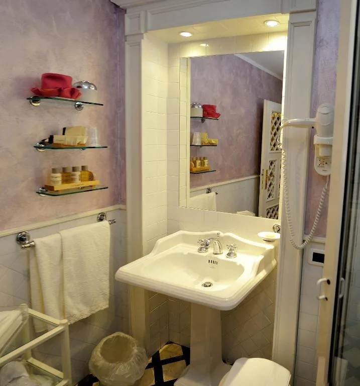 Hotel Porto Pirgos — ภาพห้องพักและบรรยากาศ