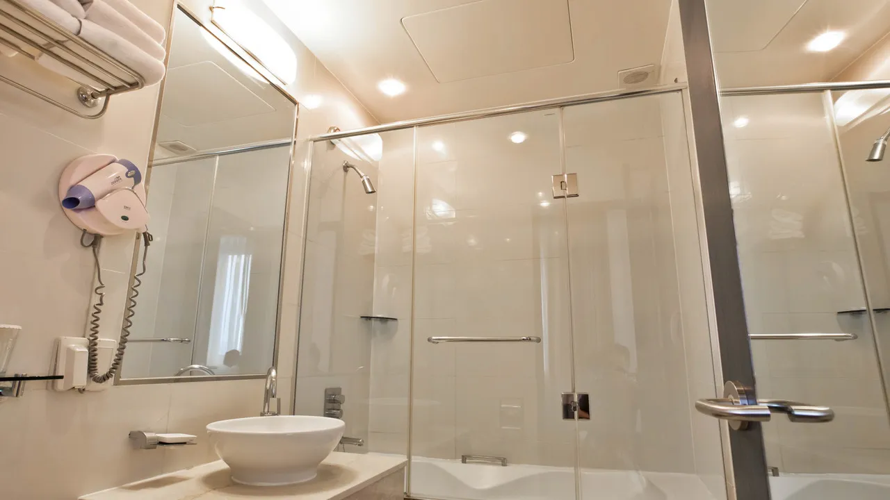 Hotel Prince Seoul — rooms and atmosphere