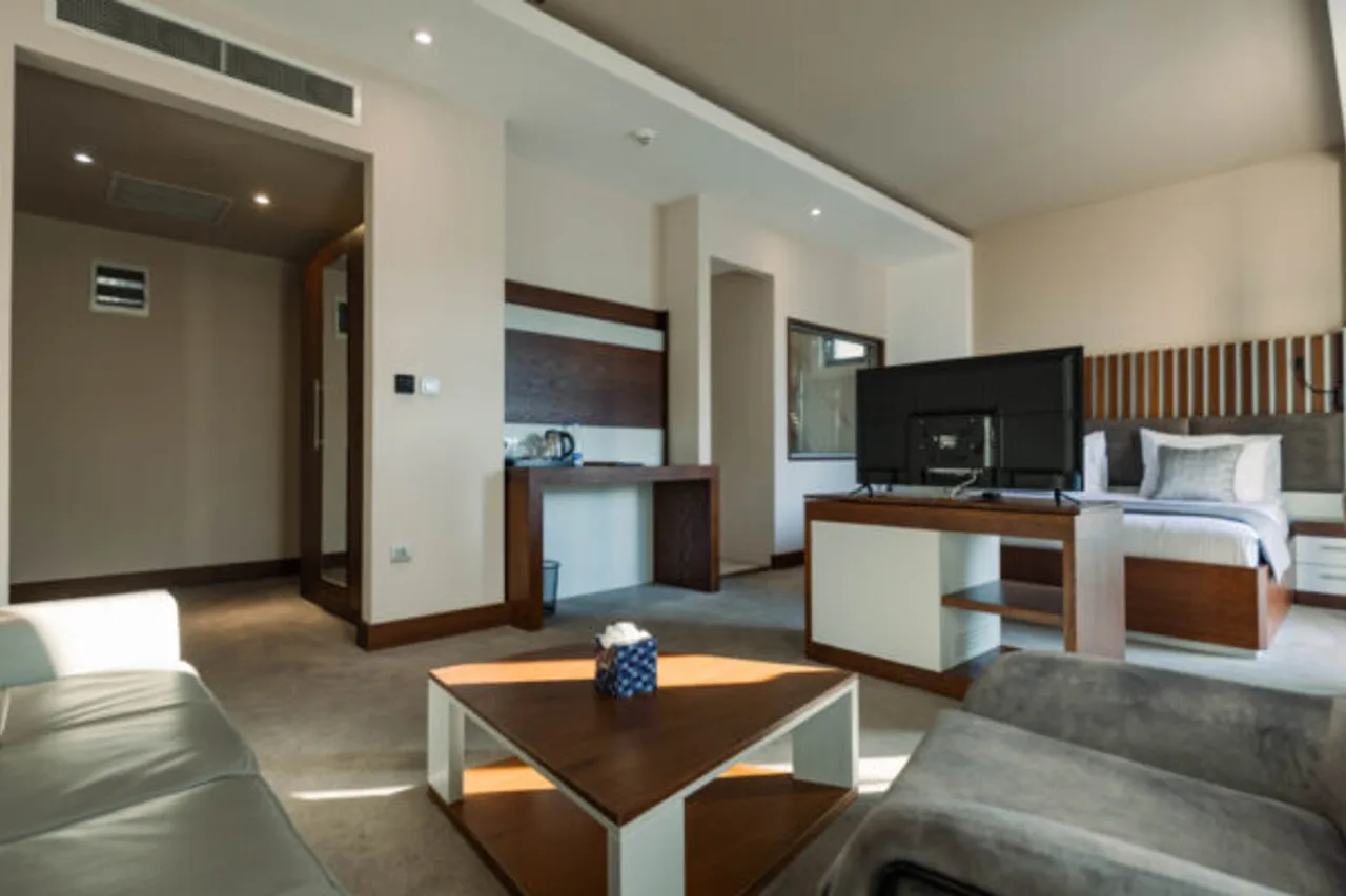 Hotel Prishtina — rooms and atmosphere