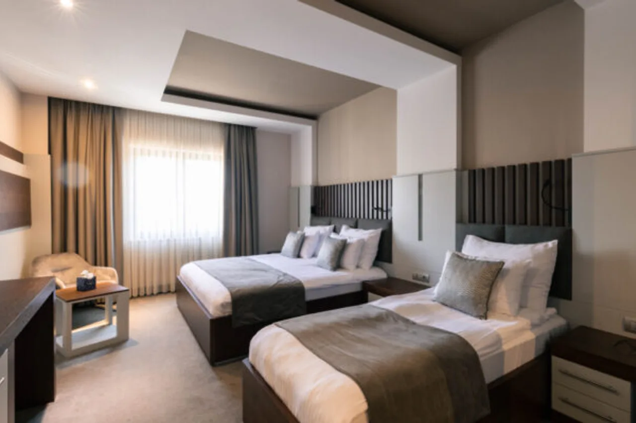 Hotel Prishtina — rooms and atmosphere