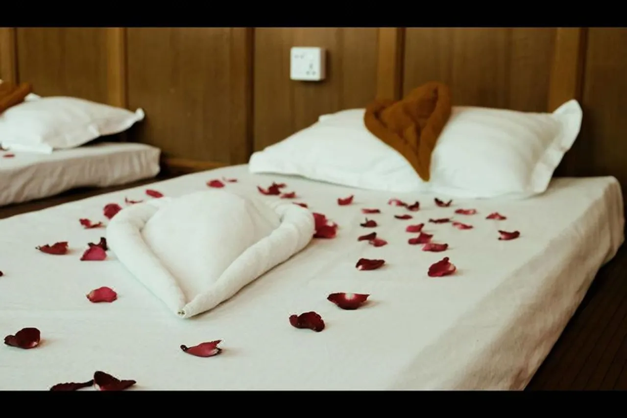 Hotel Pyin Oo Lwin — rooms and atmosphere