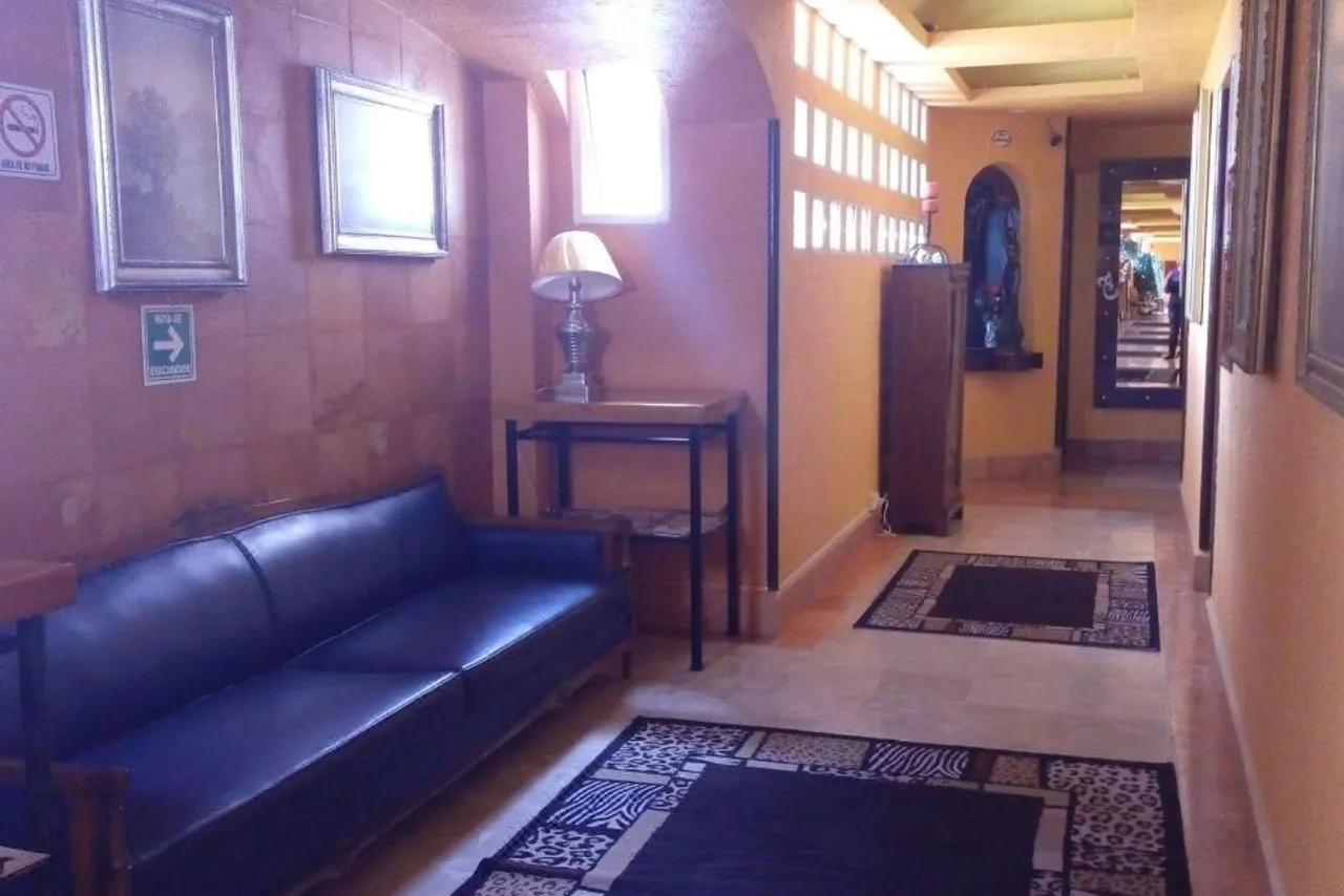 Hotel Real Azteca — rooms and atmosphere