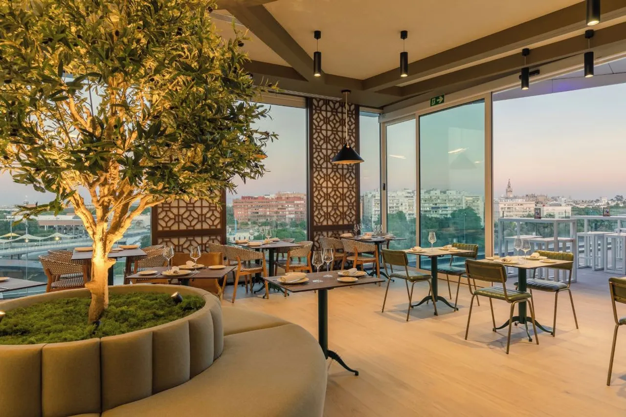 Hotel Ribera de Triana — rooms and atmosphere
