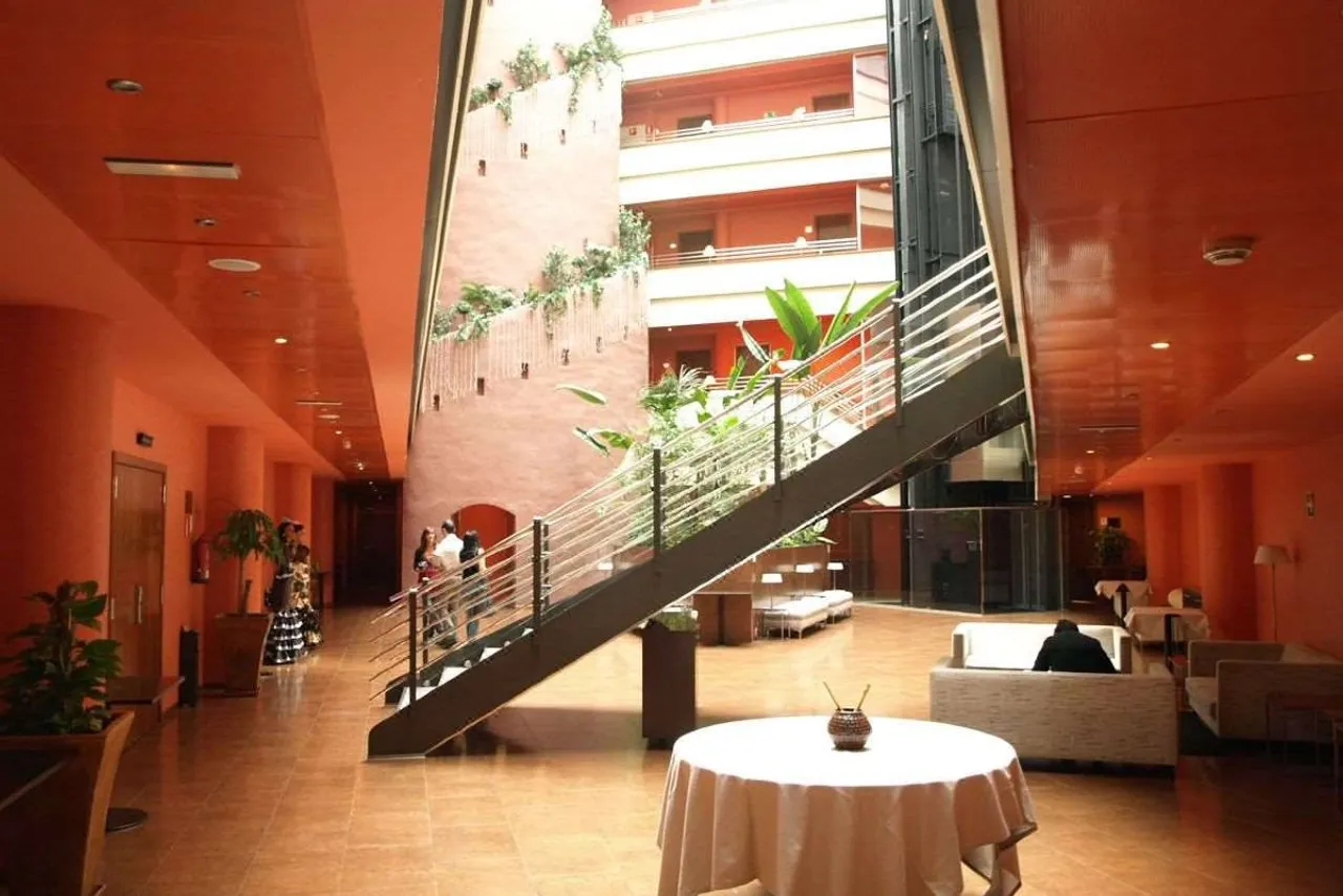 Hotel Ribera de Triana — rooms and atmosphere