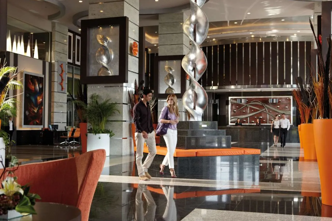 Hotel Riu Plaza Guadalajara — rooms and atmosphere