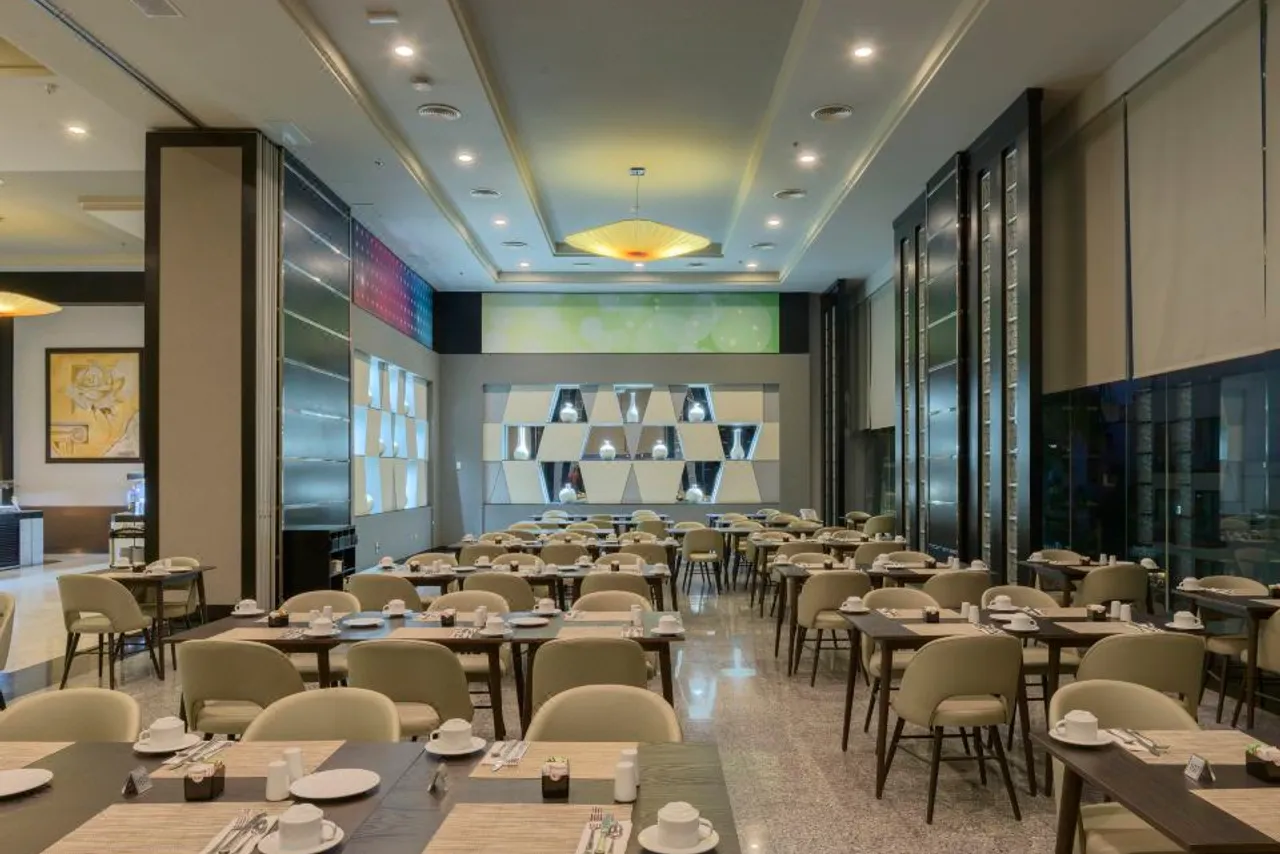 Hotel Riu Plaza Guadalajara — rooms and atmosphere