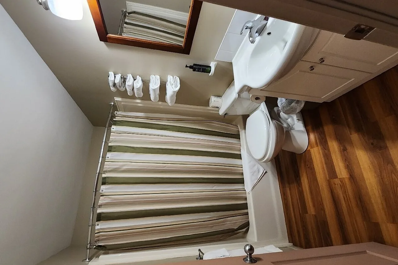 L'Hotel Robert — rooms and atmosphere