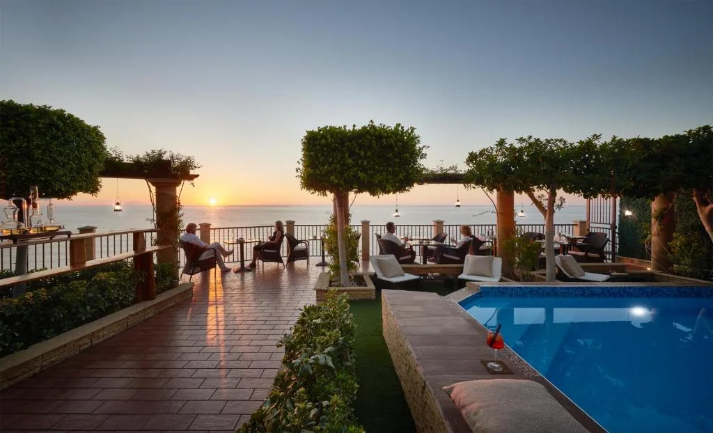 Hotel Rocca Della Sena — ภาพห้องพักและบรรยากาศ
