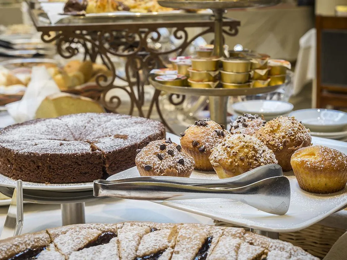 Hotel Roma e Rocca Cavour — rooms and atmosphere