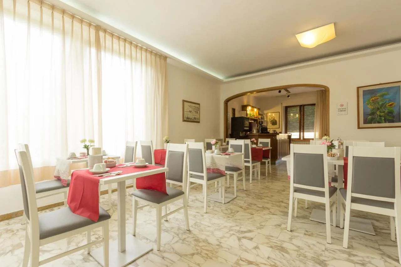 Hotel Roma Pisa — rooms and atmosphere