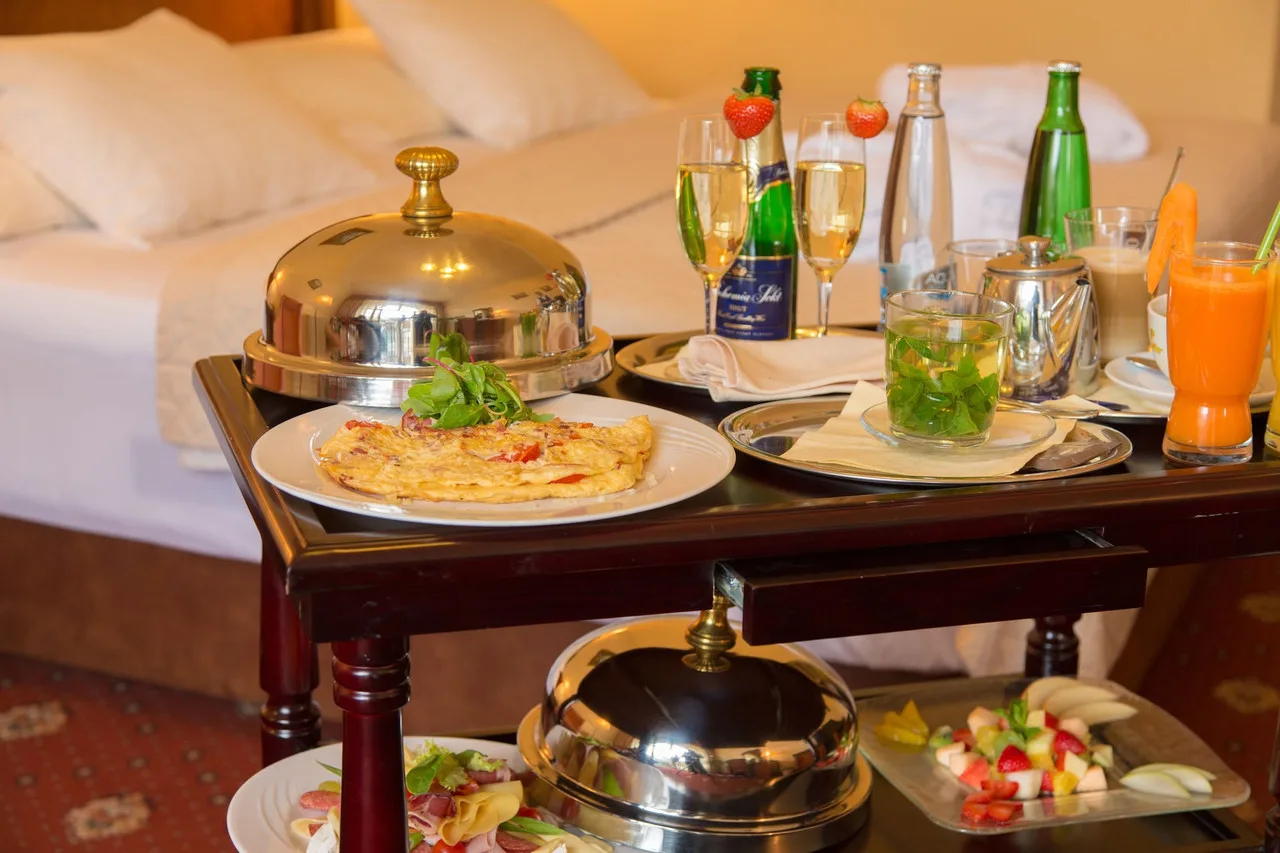 Hotel Romance Puškin — ภาพห้องพักและบรรยากาศ