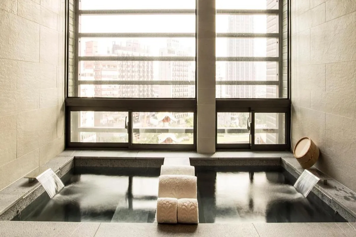 Hotel Royal Beitou — rooms and atmosphere