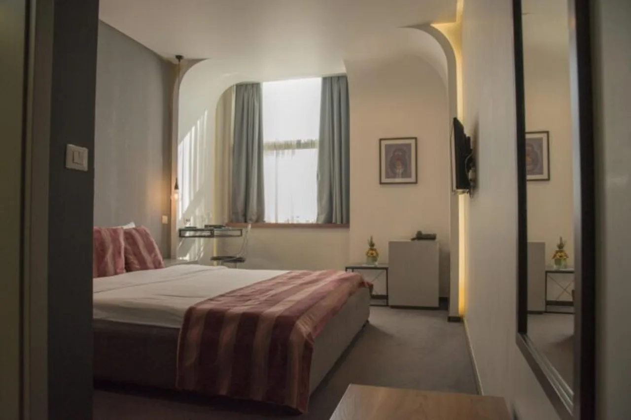 Hotel Russia Skopje — rooms and atmosphere