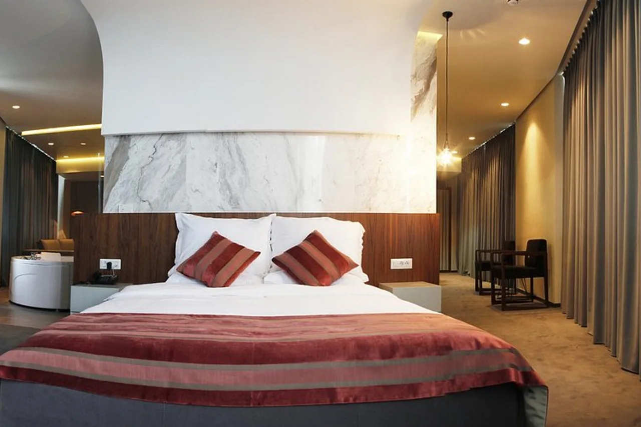 Hotel Russia Skopje — rooms and atmosphere