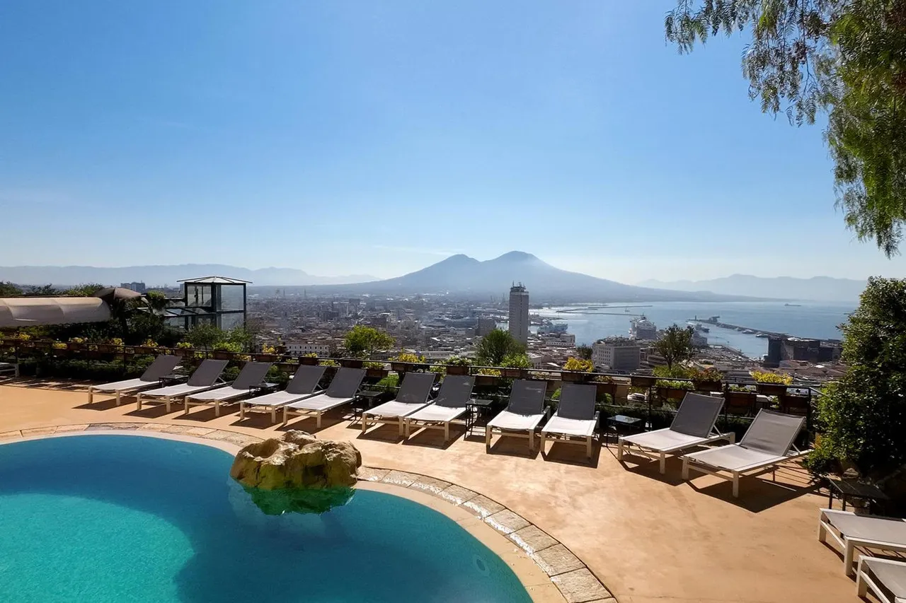 Hotel San Francesco al Monte — เนเปิลส์