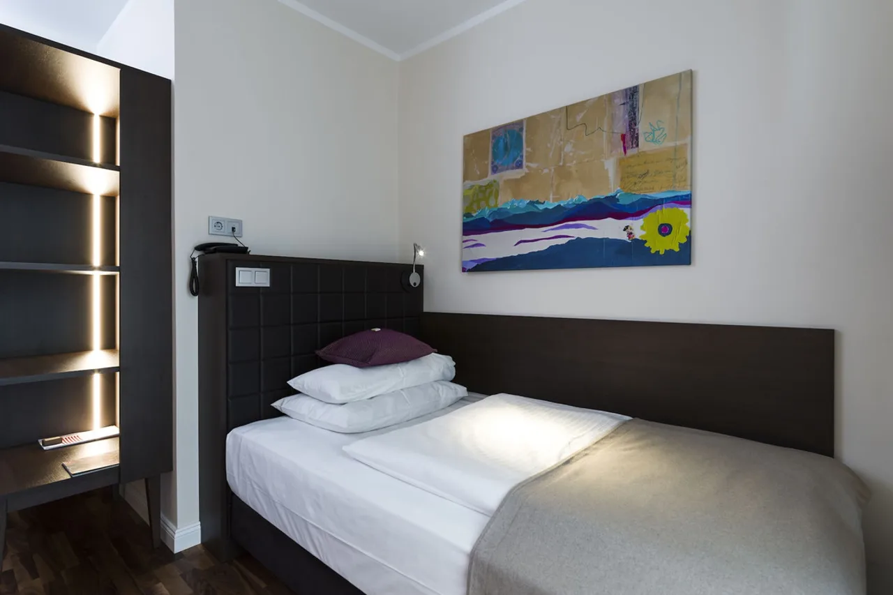 Hotel Sandwirth — ภาพห้องพักและบรรยากาศ