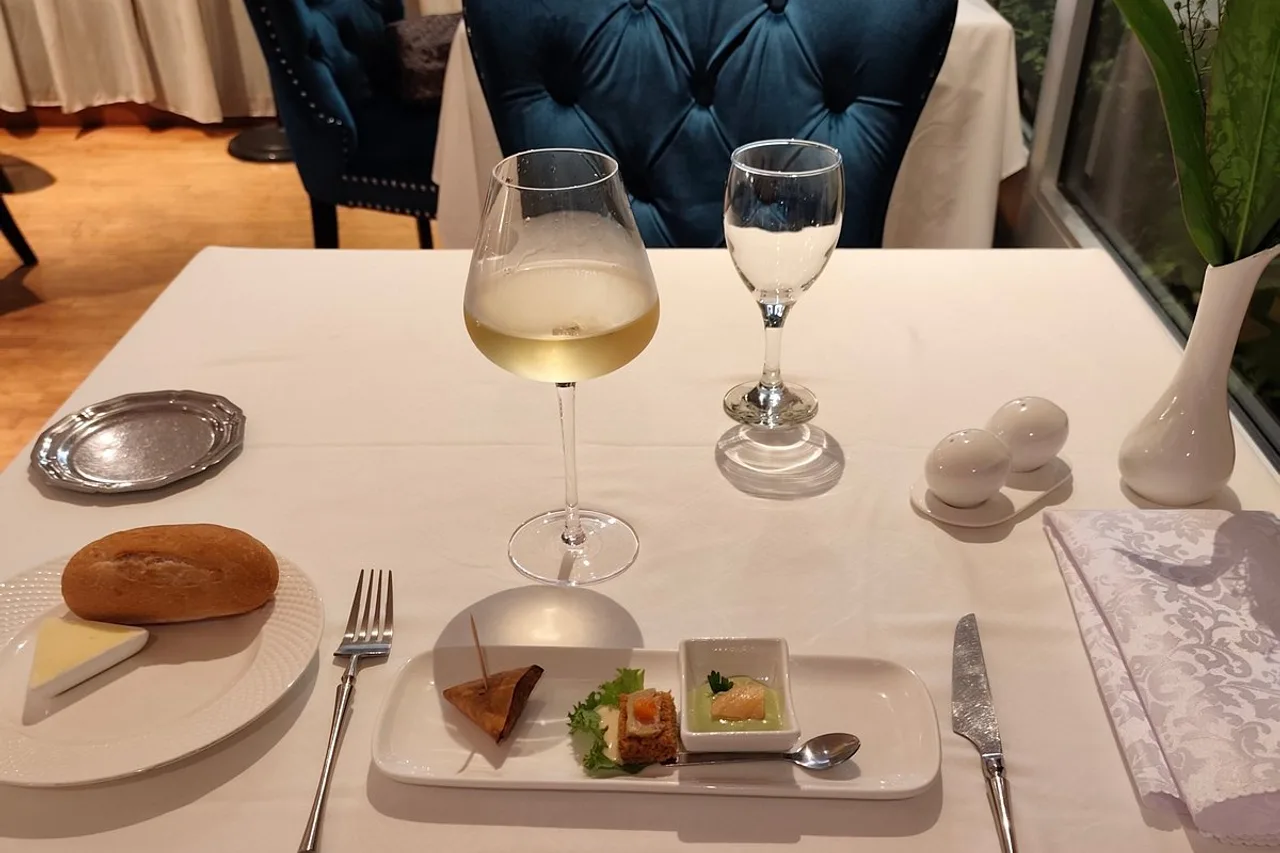 Hotel Sarakawa — rooms and atmosphere
