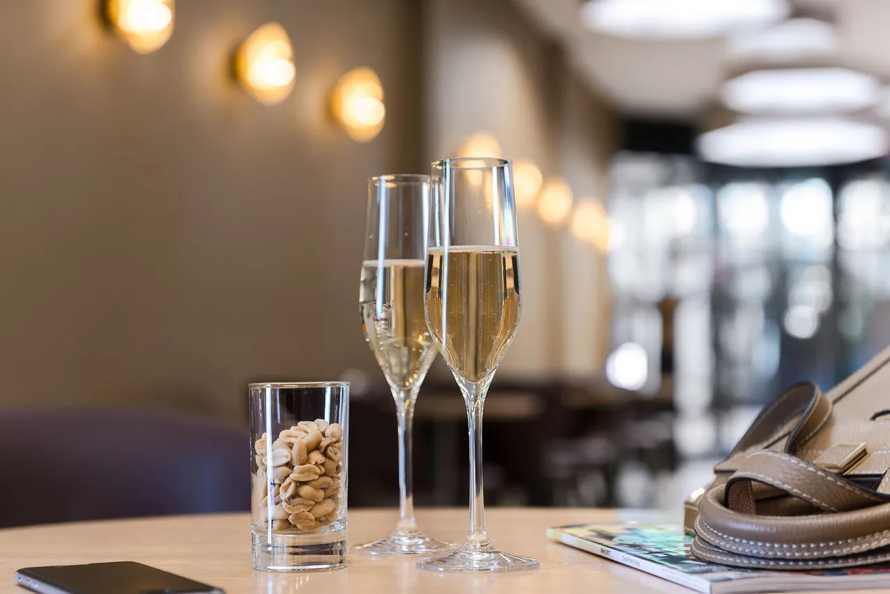 Hotel Savoy Bern — ภาพห้องพักและบรรยากาศ