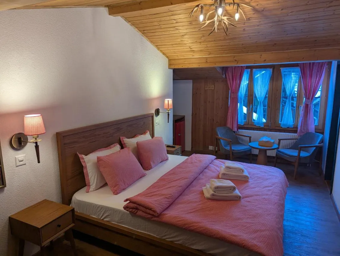 Hotel Schützen — ภาพห้องพักและบรรยากาศ