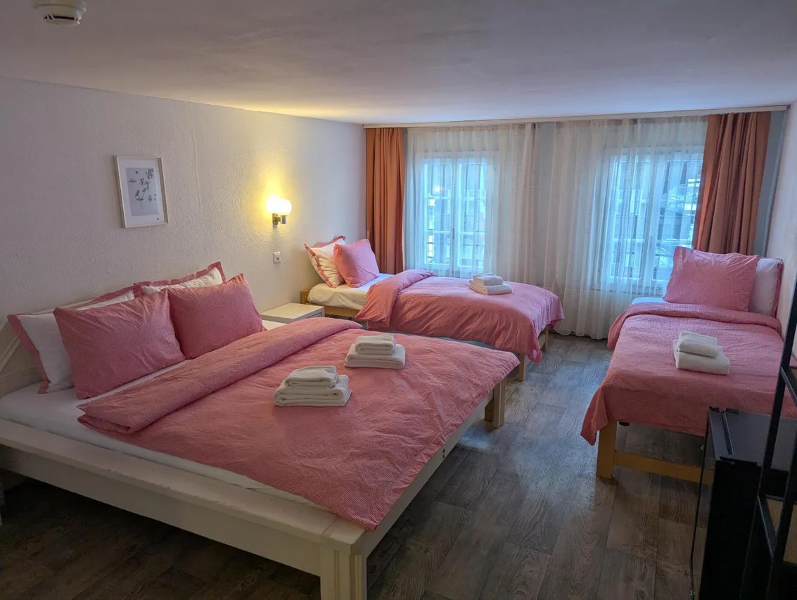Hotel Schützen — ภาพห้องพักและบรรยากาศ