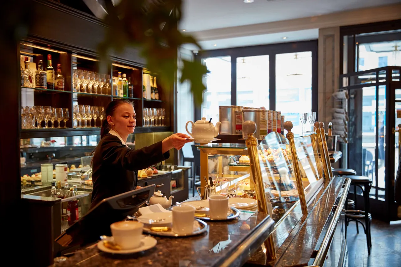 Hotel Schweizerhof Zurich — ภาพห้องพักและบรรยากาศ
