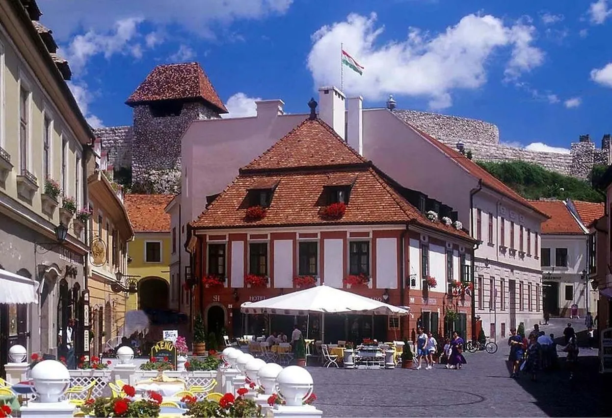 Hotel Senator-Ház Eger — rooms and atmosphere