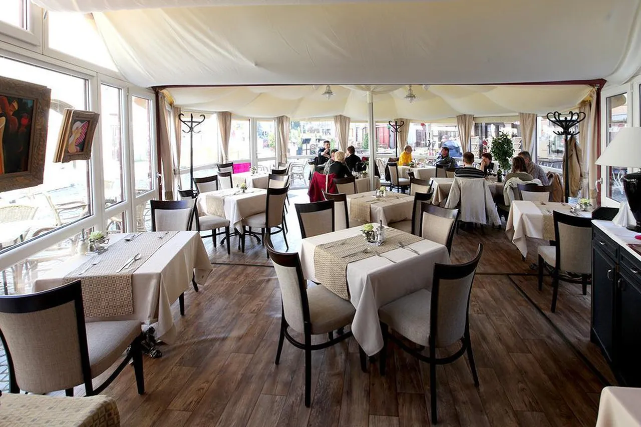 Hotel Senator-Ház Eger — rooms and atmosphere