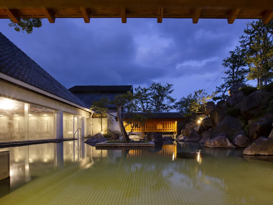 Hotel Shiragiku — rooms and atmosphere