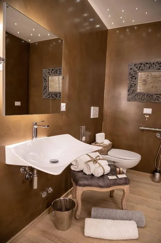 Hotel Silva — ภาพห้องพักและบรรยากาศ