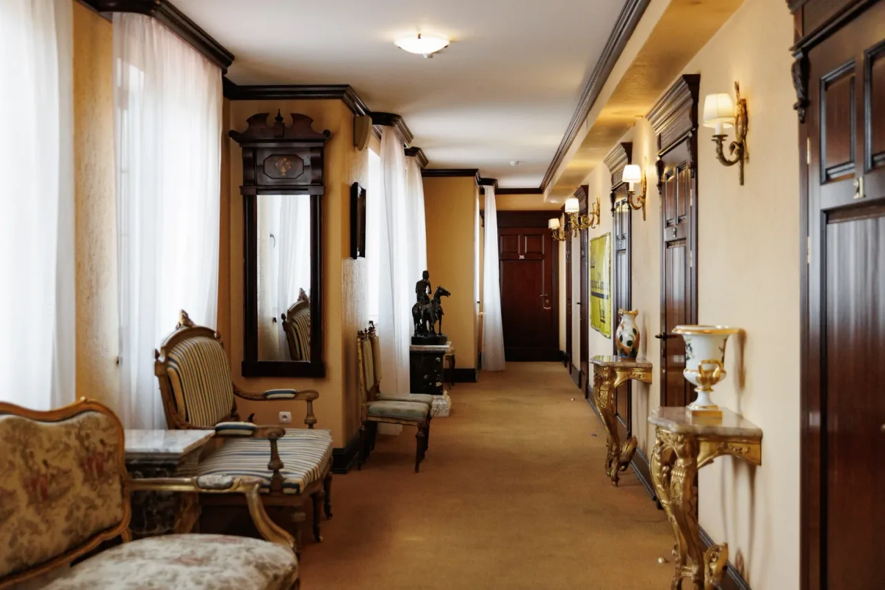 Hotel Skipper — ภาพห้องพักและบรรยากาศ
