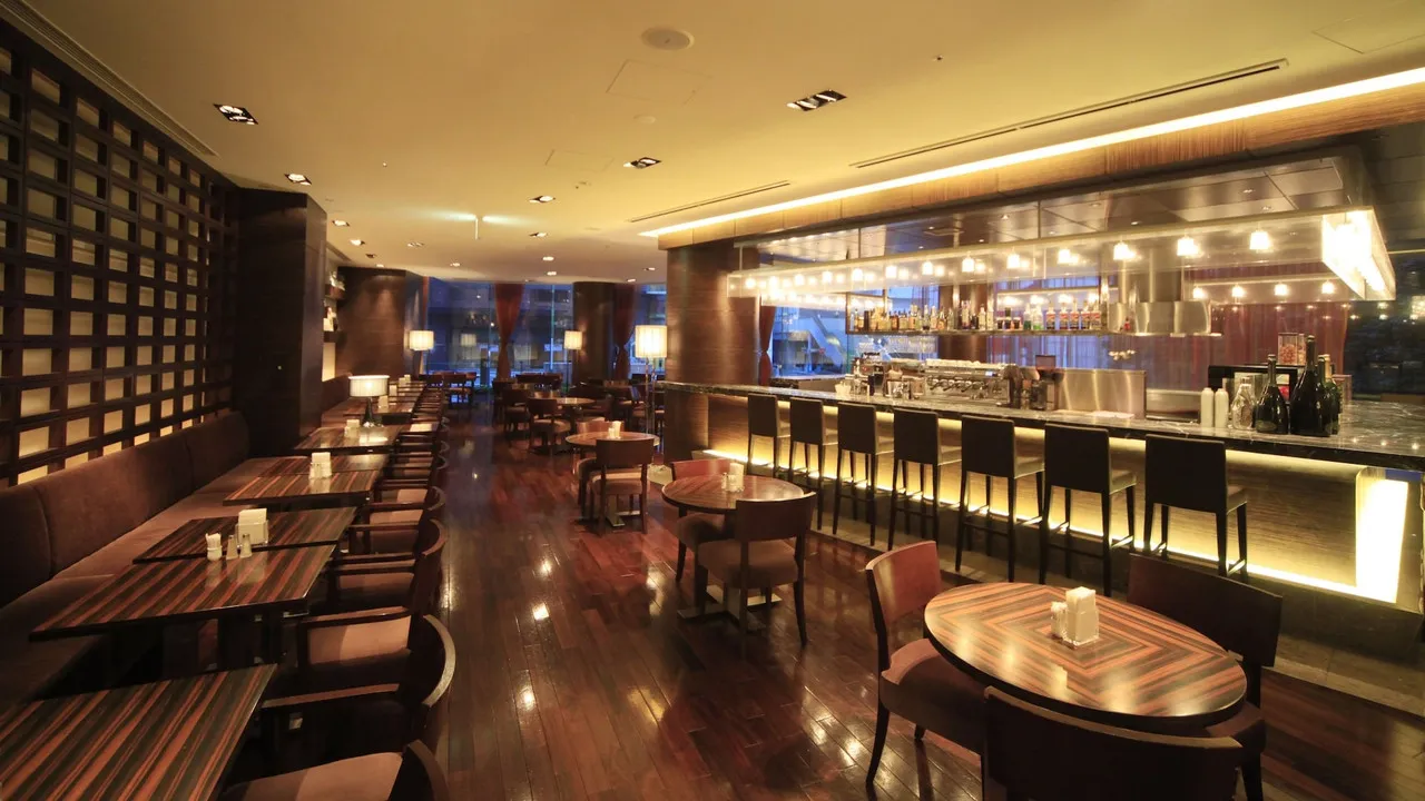 Hotel Sunroute Plaza Shinjuku — rooms and atmosphere
