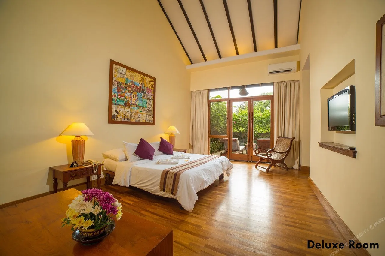 The Hotel @ Tharabar Gate — rooms and atmosphere